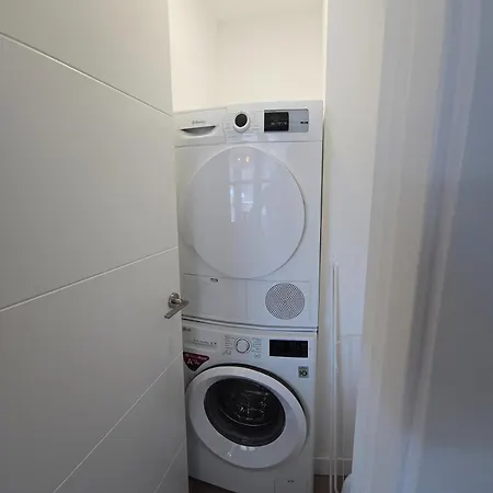Crystal Elegance City Center With Seasonal Pool Apartamento *