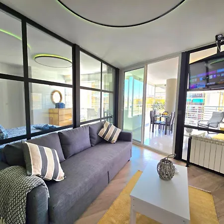 Crystal Elegance City Center With Seasonal Pool Apartment