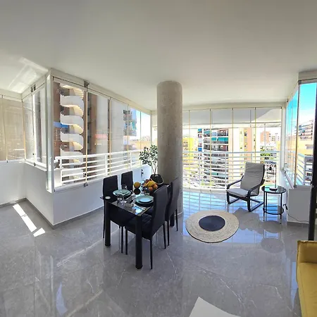 Crystal Elegance City Center With Seasonal Pool
